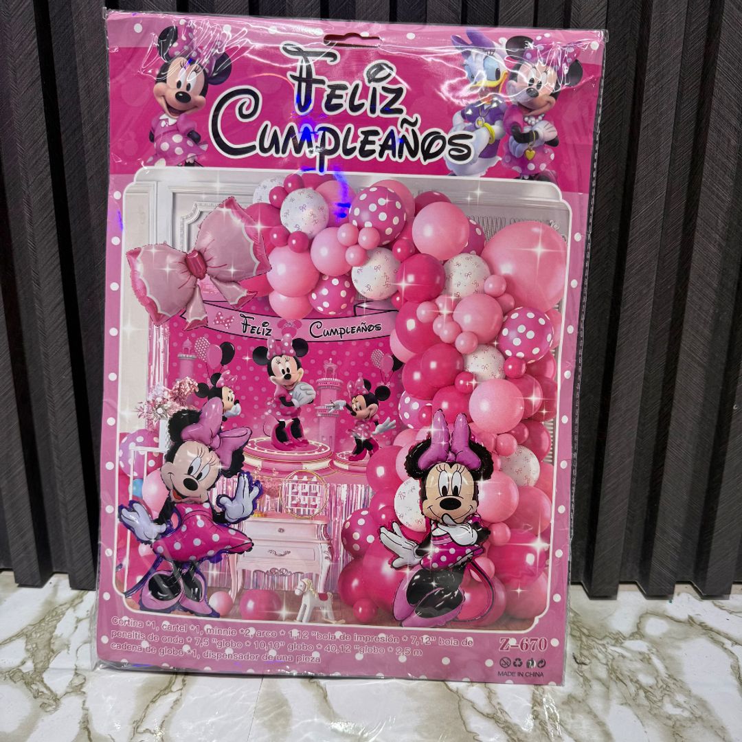 ARCO DE GLOBOS CON FONDO MINIE