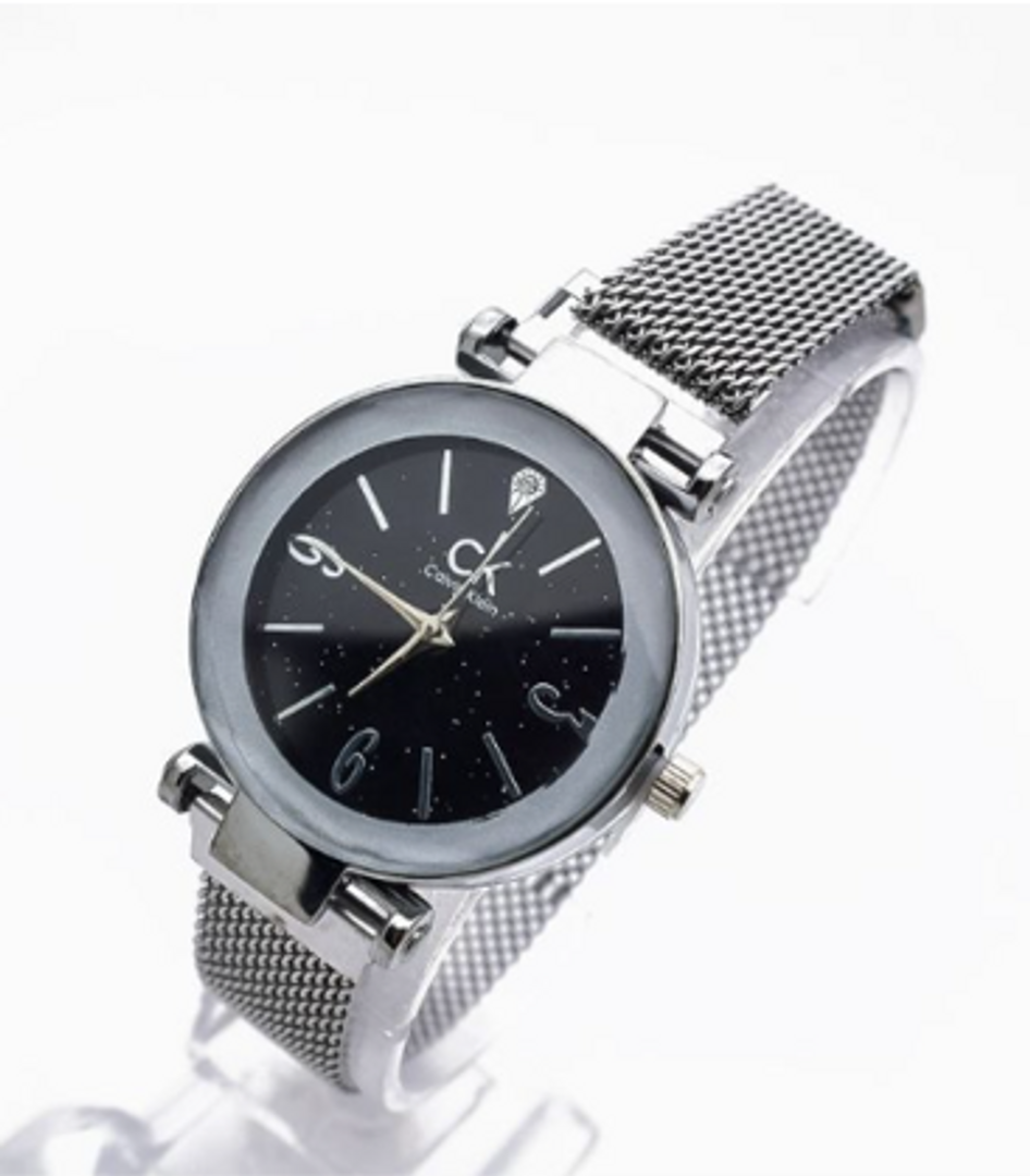 RELOJ METALICO IMANTADO COLOR PLATA 