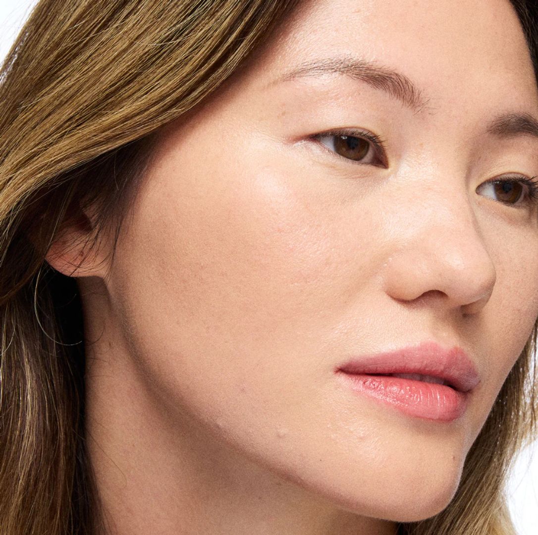 MAC HYPER REAL SKINCANVAS ESSENCE RADIANE REBOOT