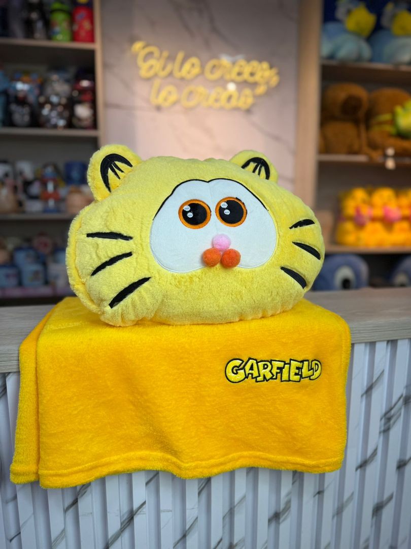 cobija GARFIELD almohada de peluche