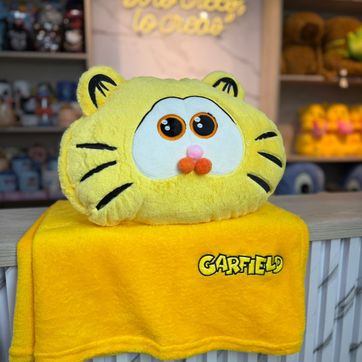 Imagen del producto cobija GARFIELD almohada de peluche