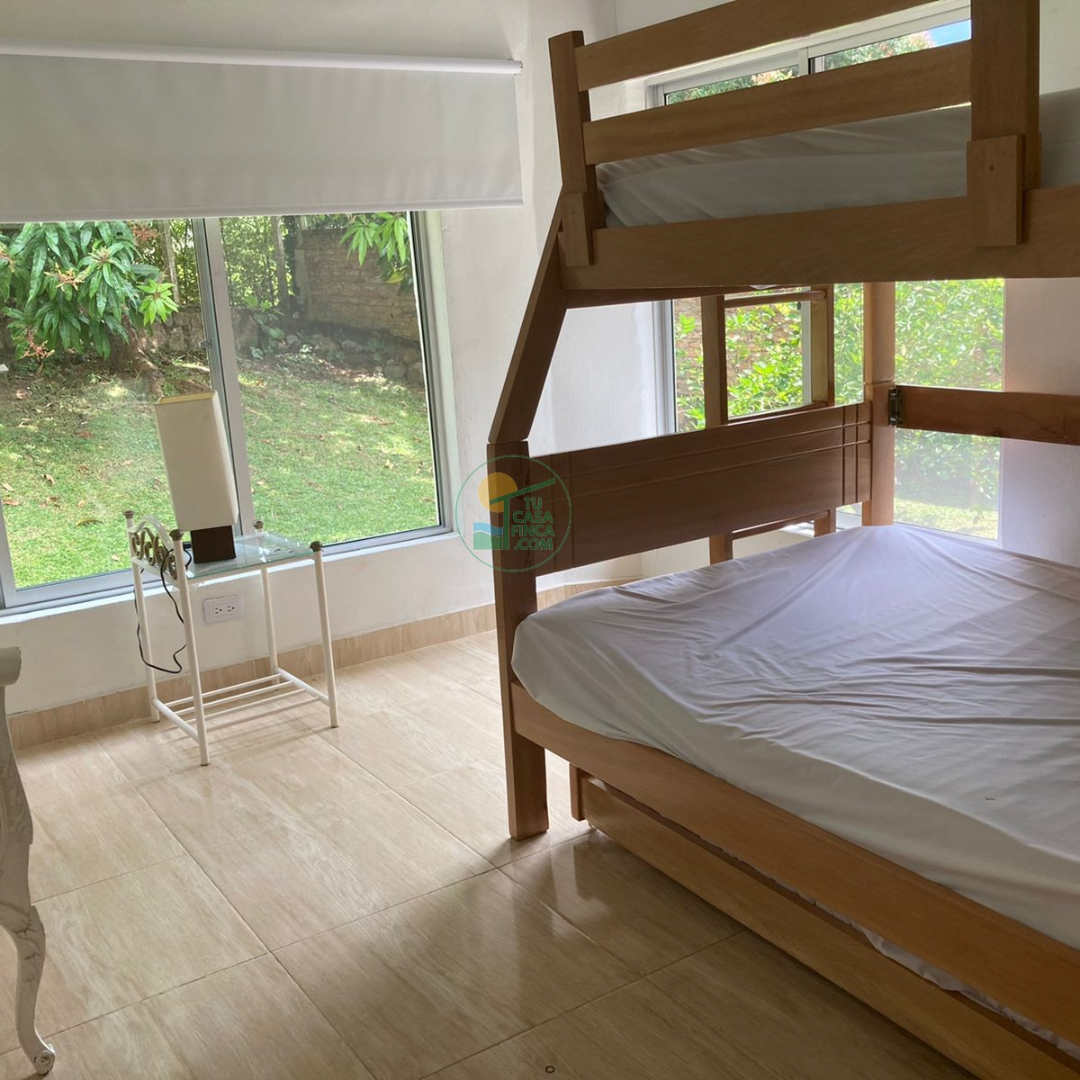 MELGAR | 10 PERSONAS