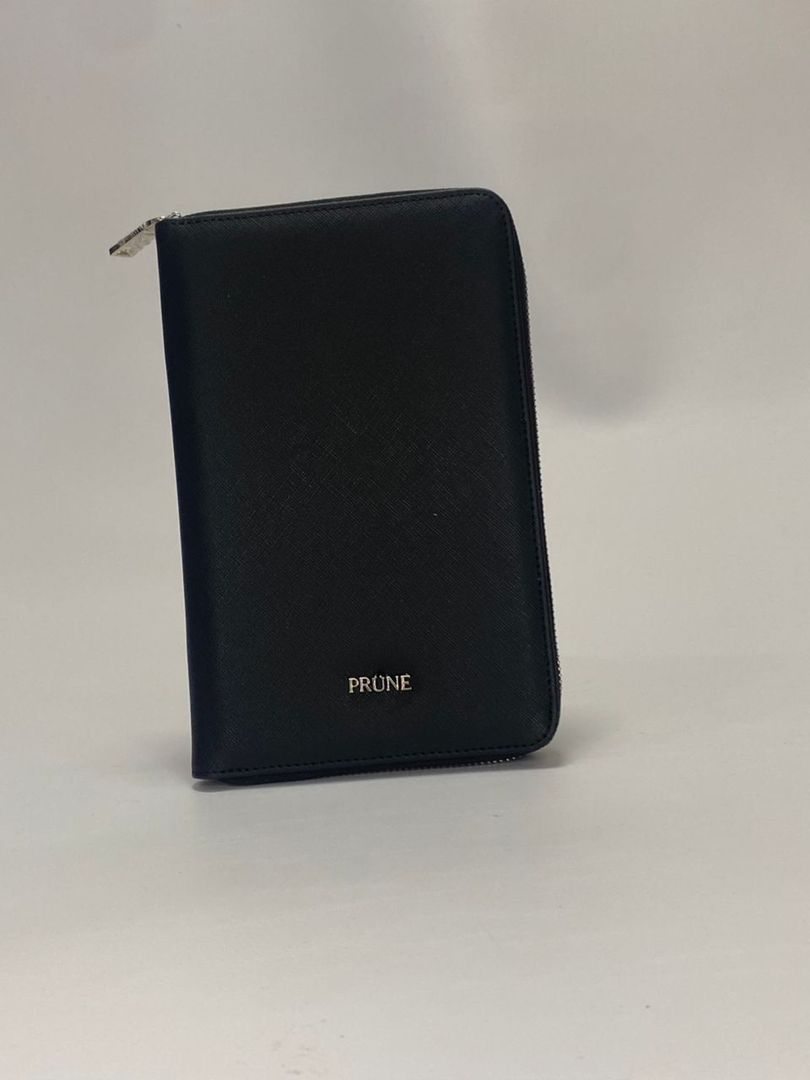 PORTA PASAPORTE TRAVEL NEGRO