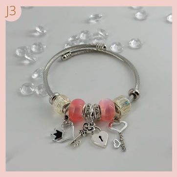 Imagen del producto PULSERA TIPO PANDORA PLATEADA CON CHARMS ROSA