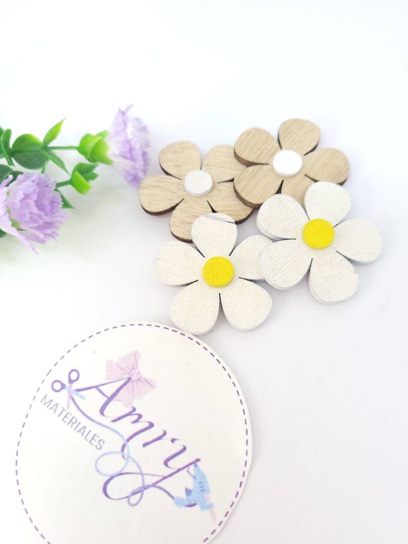 4 Flores Surtidas Madera