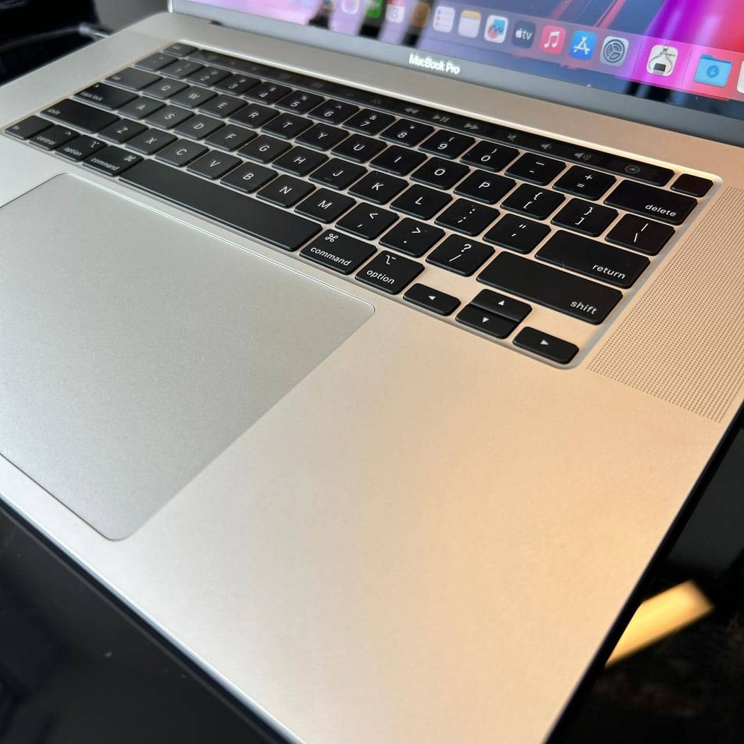 MacBook Pro A2141 16”
