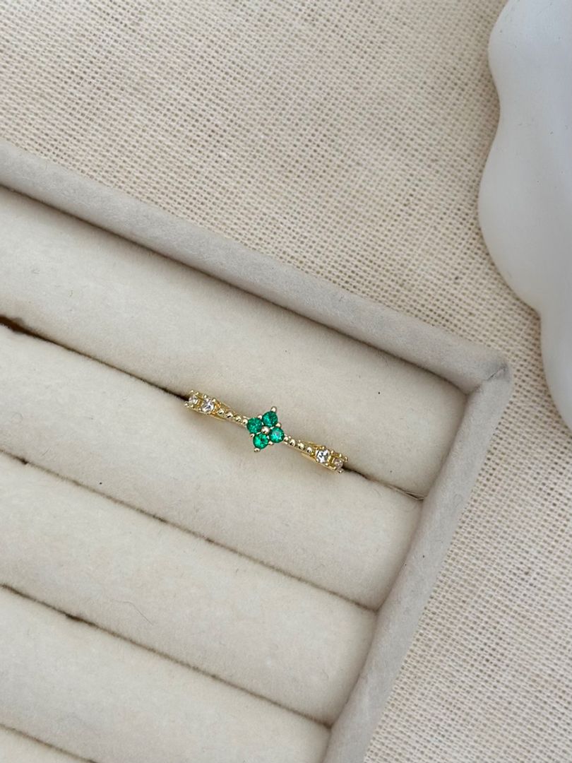 Anillo flor esmeralda 