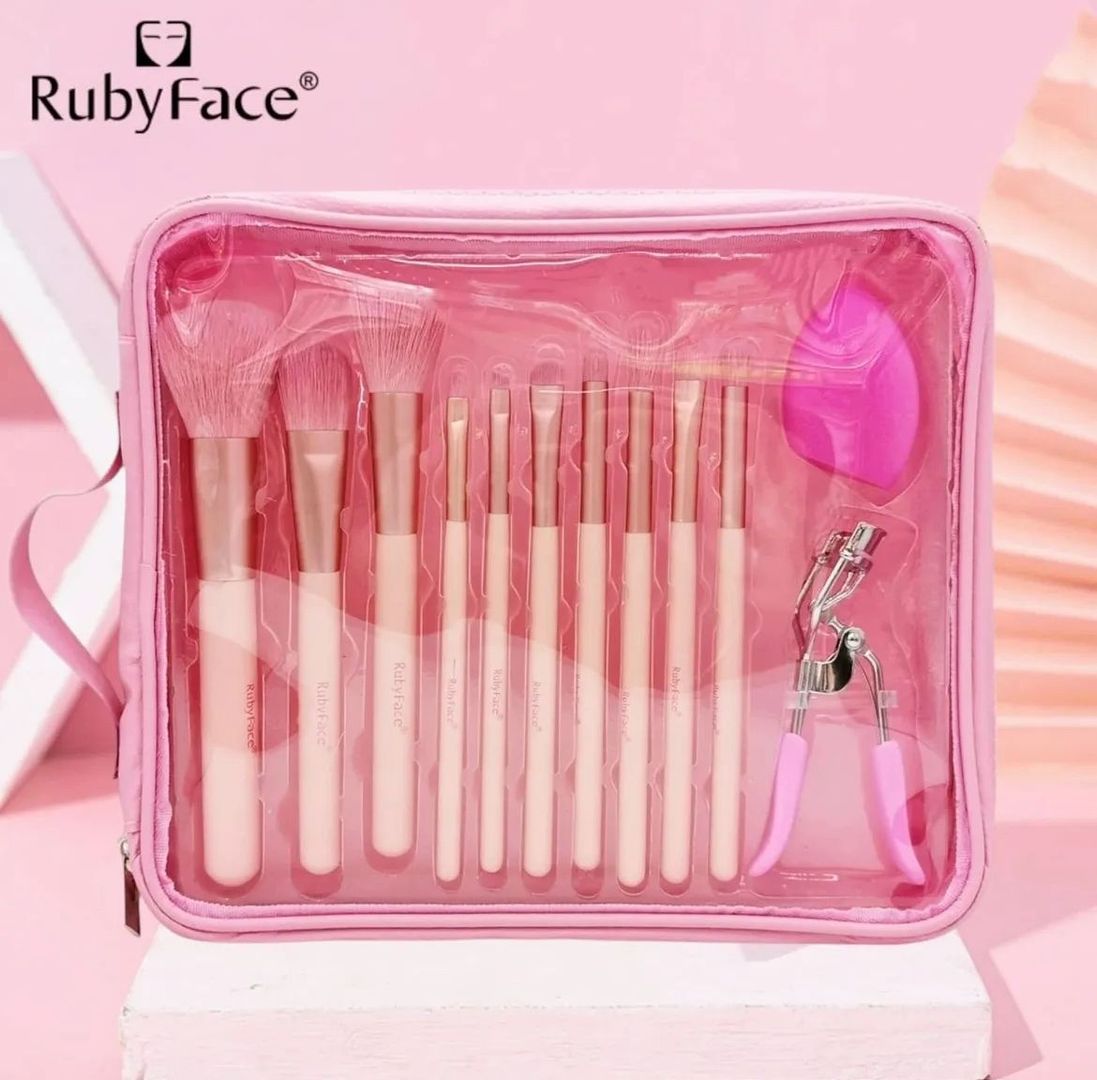 KIT DE BROCHAS CON ESTUCHE RUBY FACE