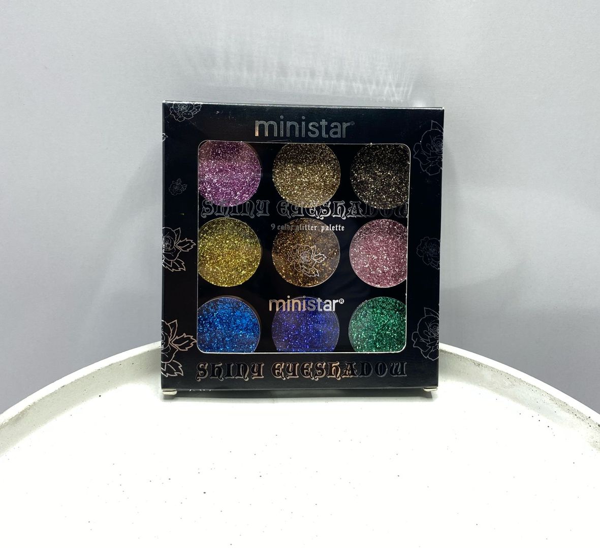 Paleta de sombras brillante 