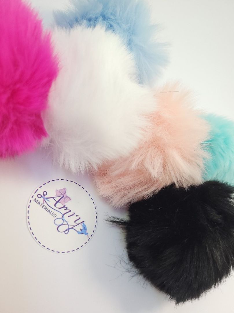 2 Unid. 6 a 7cm Pompom Peludo