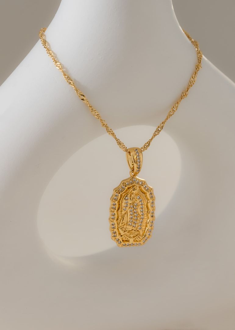 Cadena Singapur dije Virgen cristal 