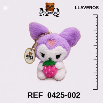 Imagen del producto LLAVERO DE KUROMI LILA CON FRESA