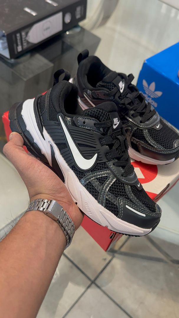 V2k black white kids