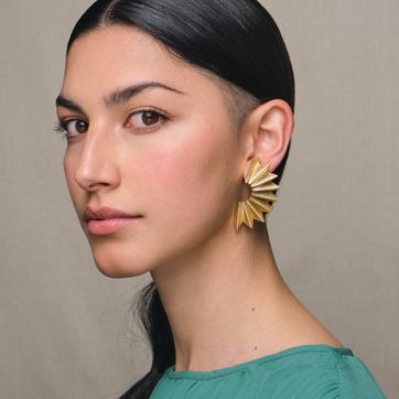 GOLD LARGE BLUE PALM CRESCENT EARRINGS - imagen 1