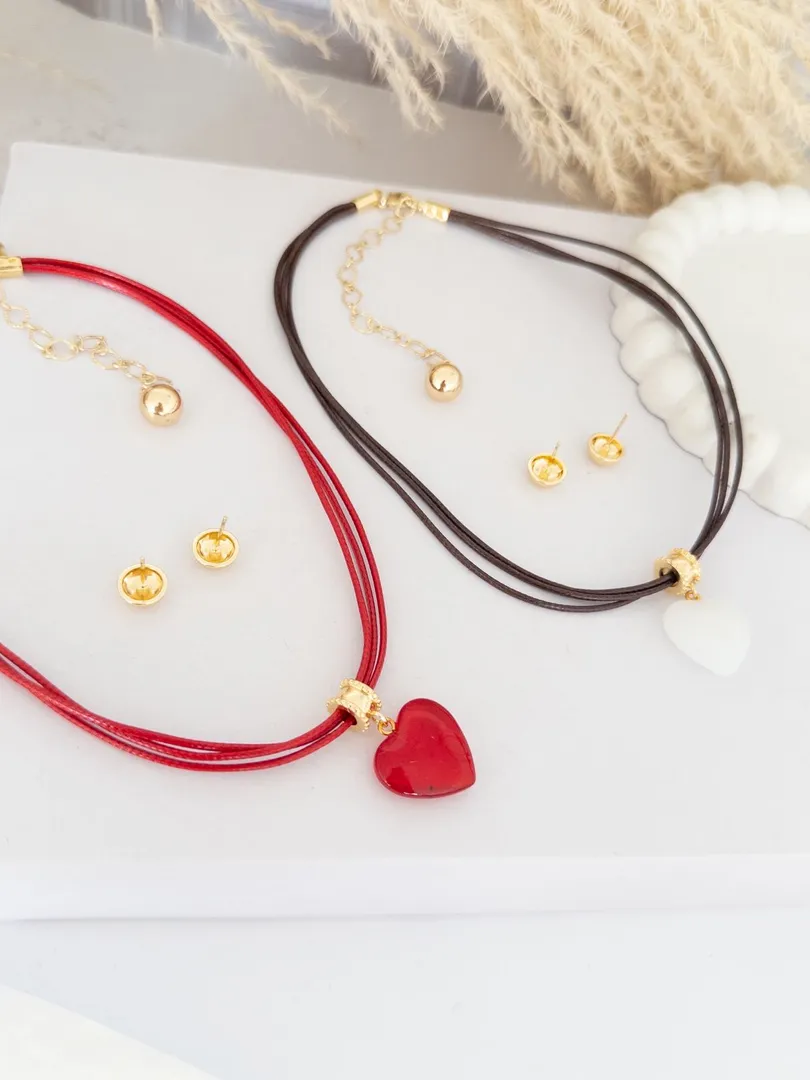 SET CUERO CON TOPOS