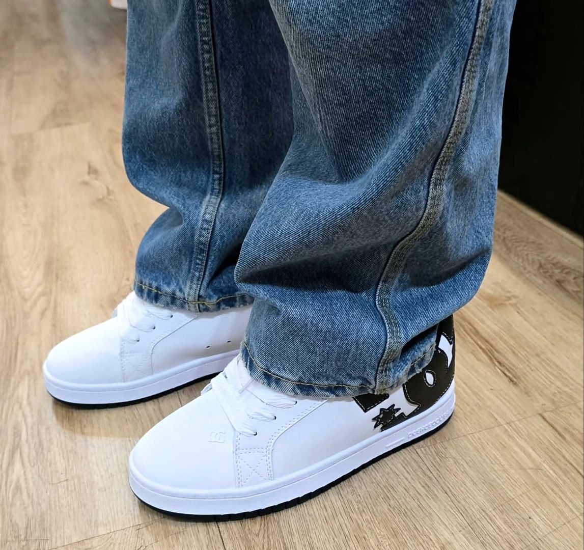 DC SHOES 