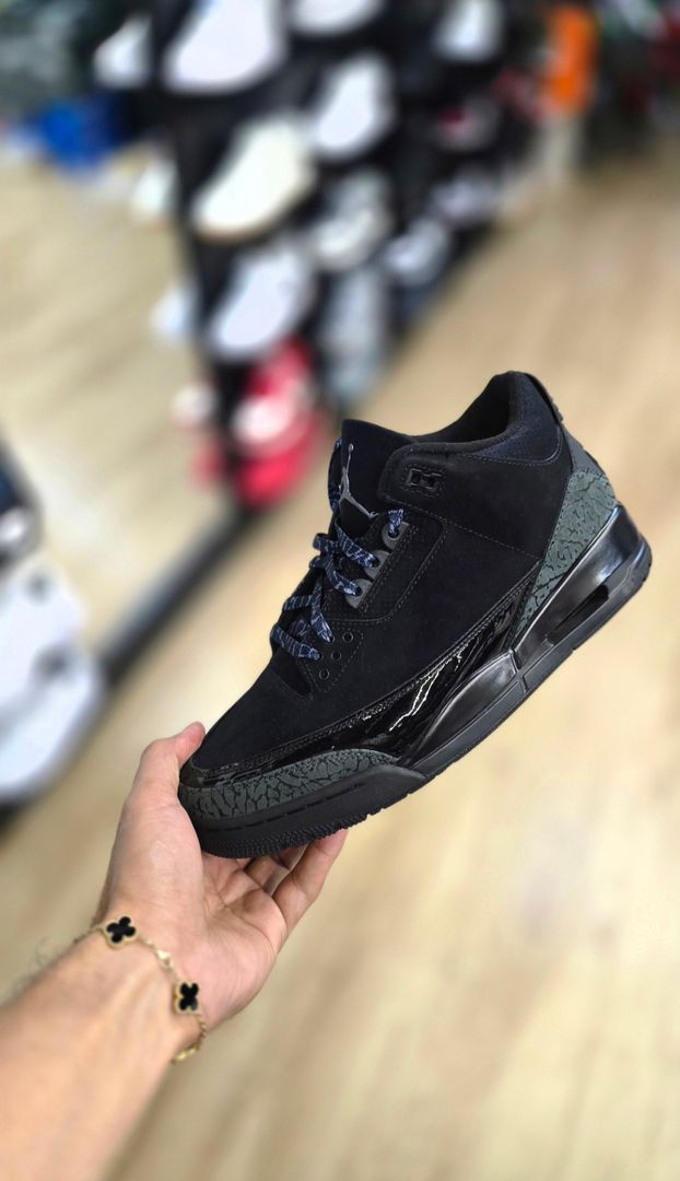Jordan 3 Black Cat