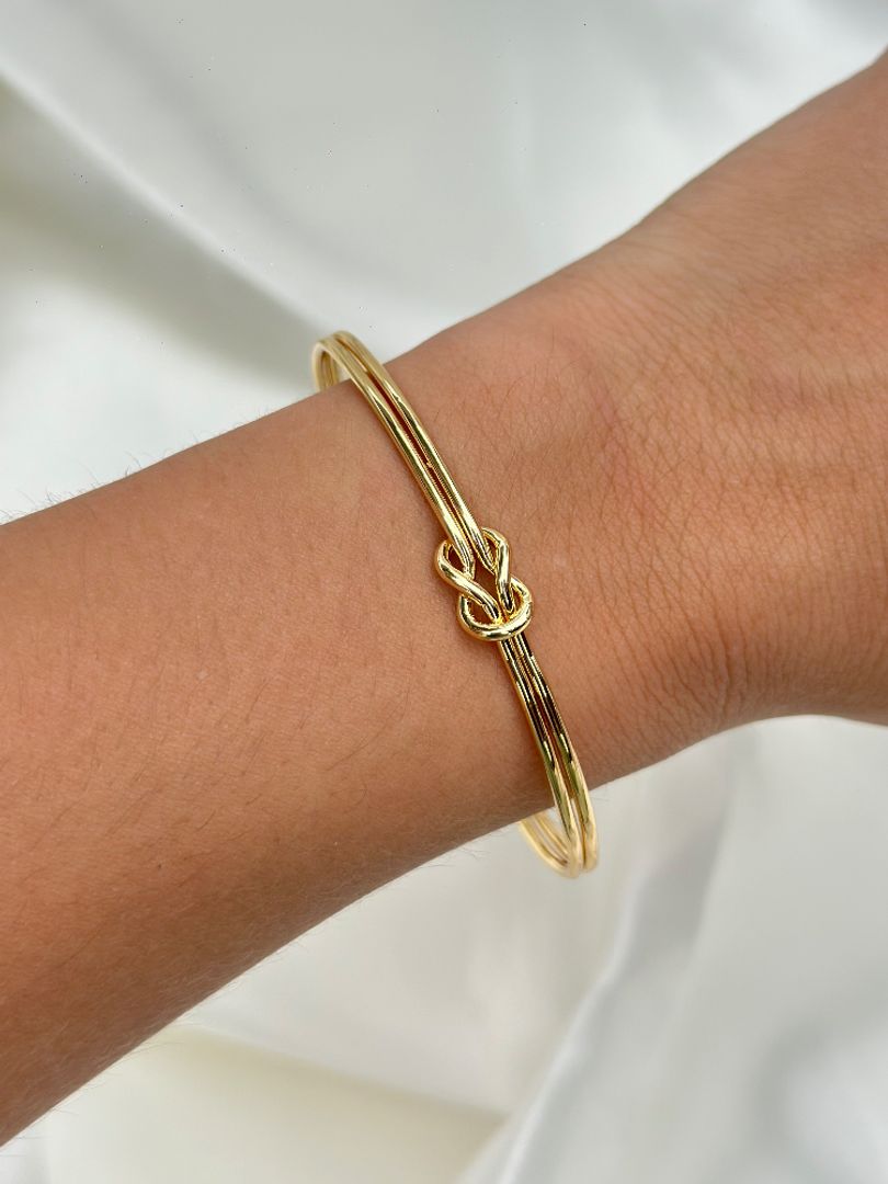 Pulsera nudo delgada 