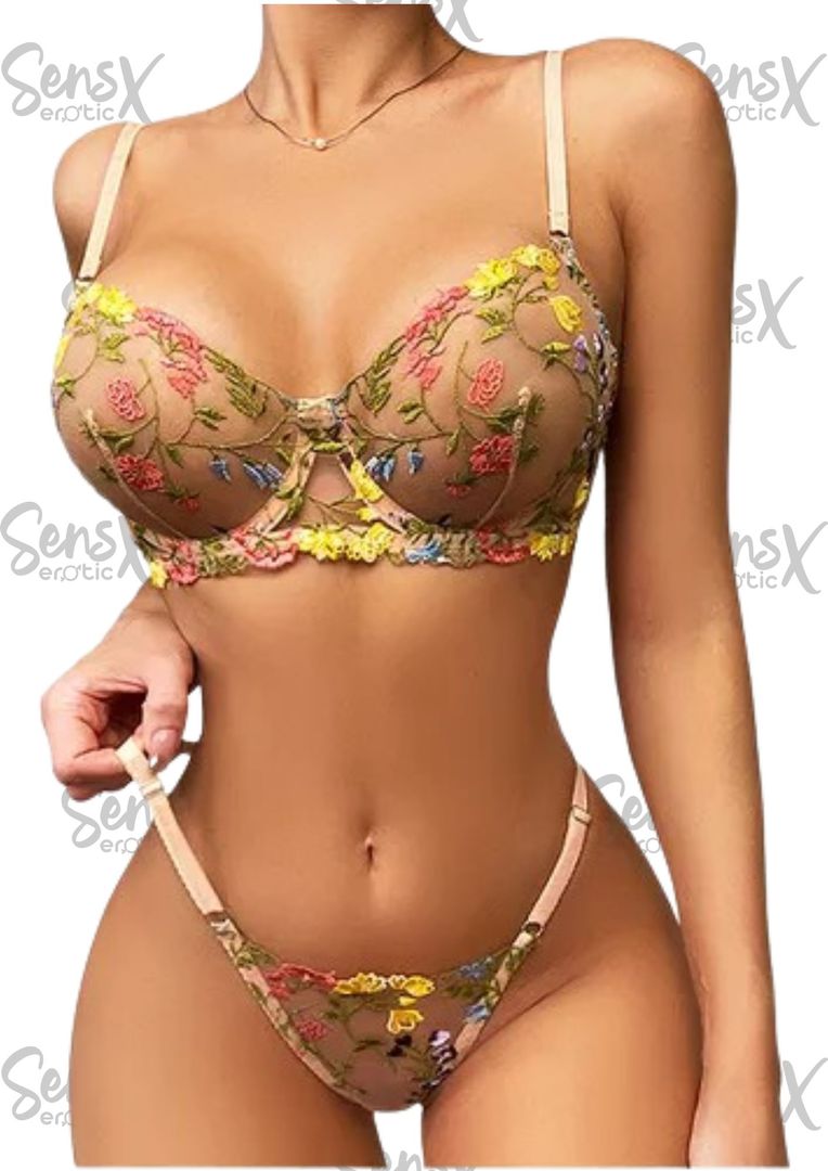 CONJUNTO BORDADO DE FLORES