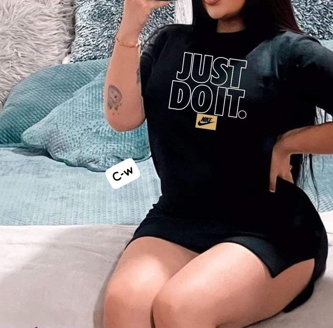 VESTIDO CON ABERTURA 