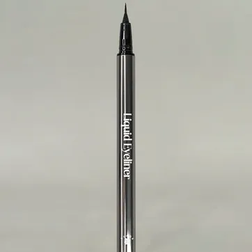 Imagen del producto DELINEADOR LIQUIDO DE OJOS DOLCE BELLA DE LUJO