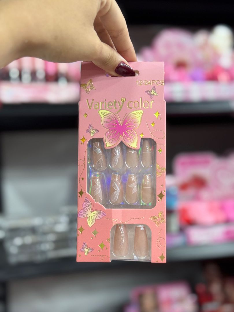 Uñas press on decoradas