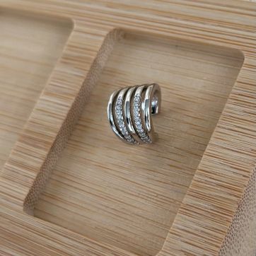 Imagen del producto Earcuff líneas circonias 