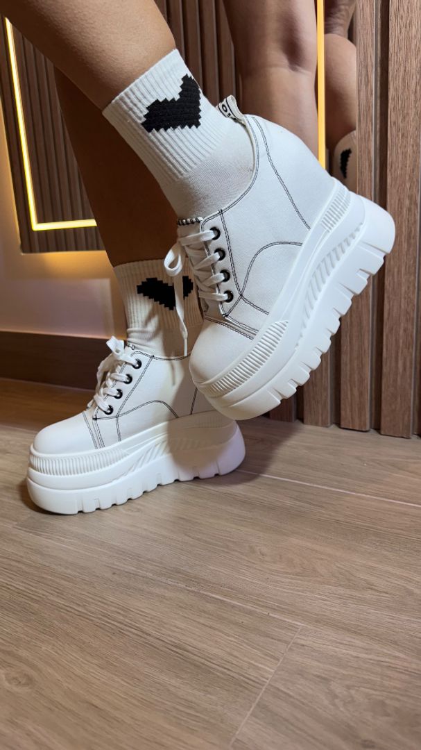 TENIS 3ALTOS TIPO CON