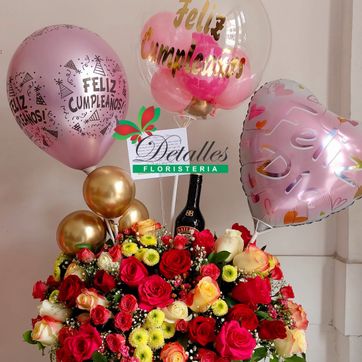 Imagen del producto canasta rosas y baileys