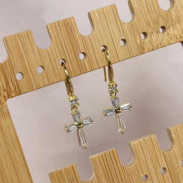 Imagen del producto Arete cruz 