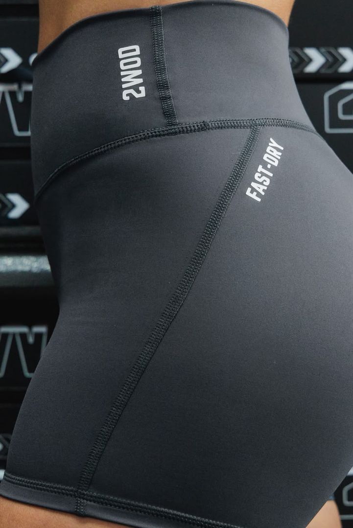 SHORT CLASICO SKY GRIS
