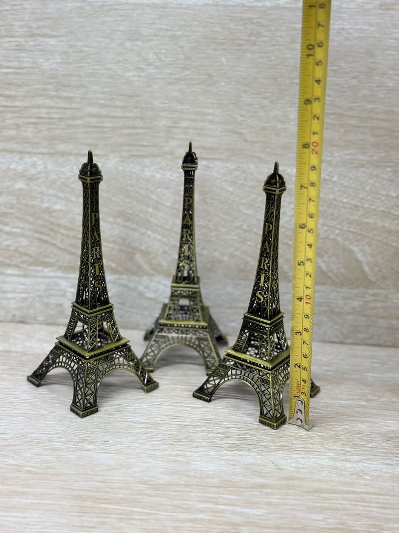 958 TORRE EIFFEL