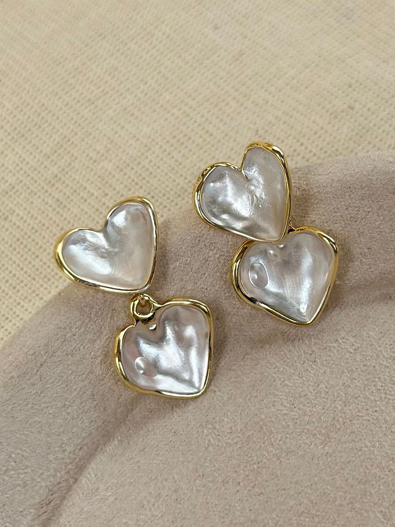 Arete corazón doble blanco 