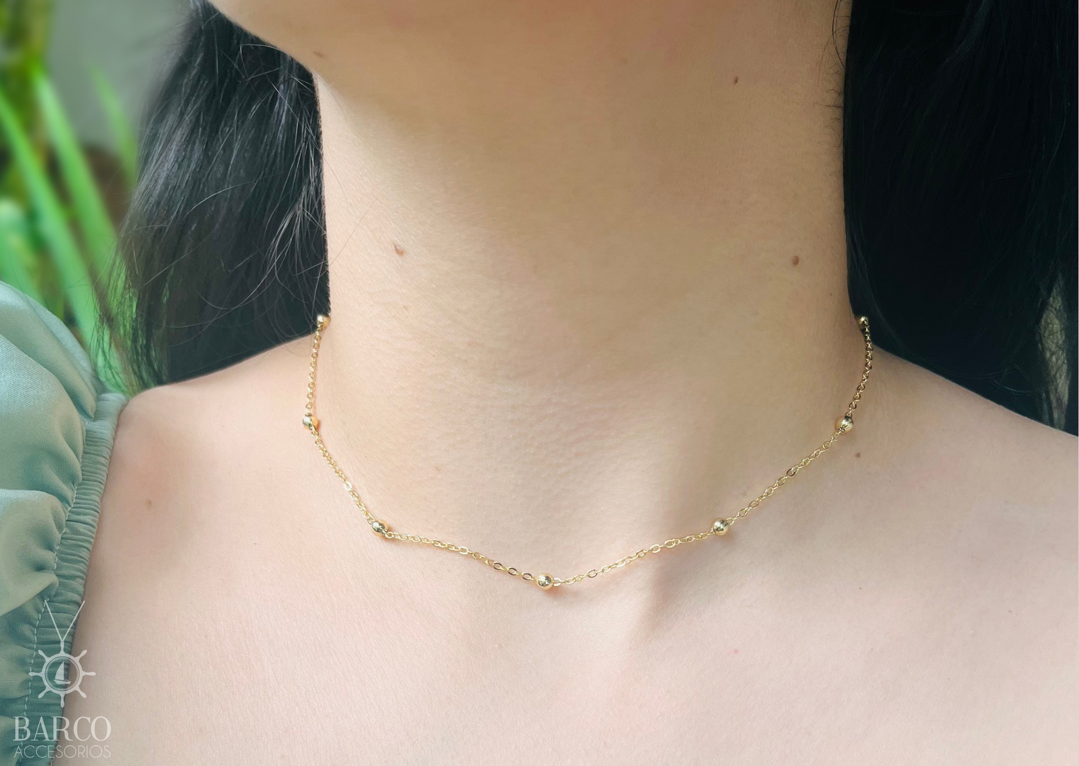 Choker femenino sencillo