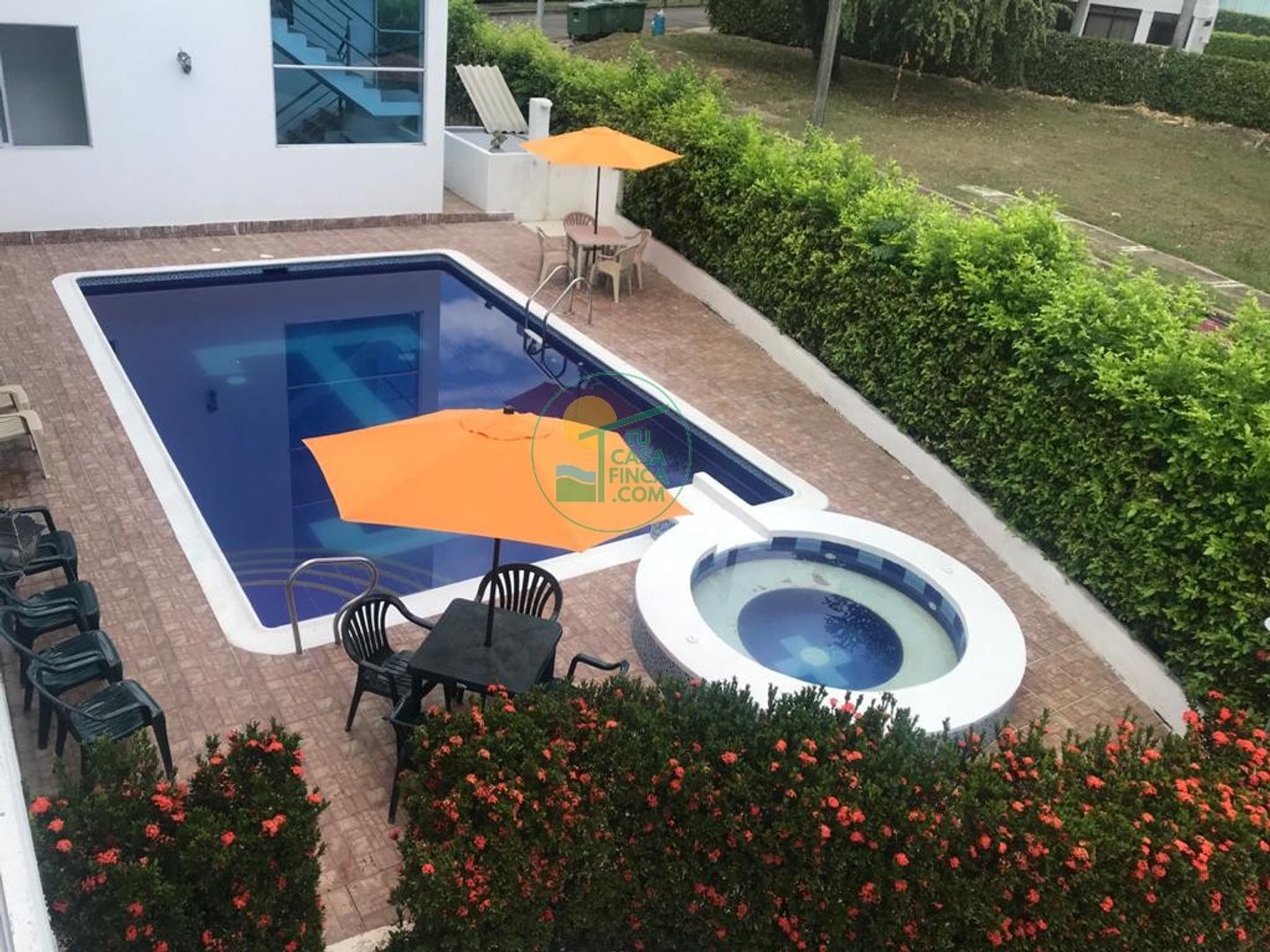 MELGAR  |12 PERSONAS