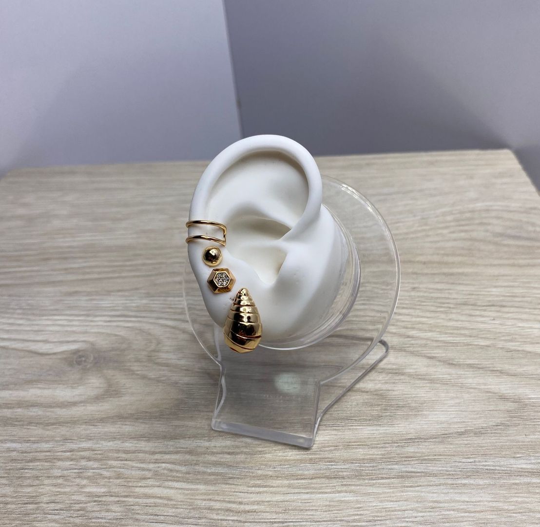 Diseño de topos y earcuff, covergold 