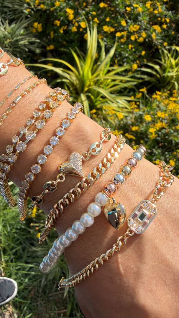 Pulsera corazón con circones Dorada