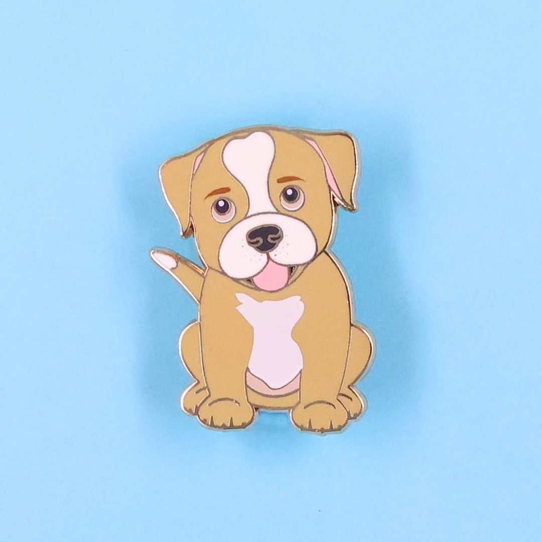 PIN PITBULL CAFE CLARO