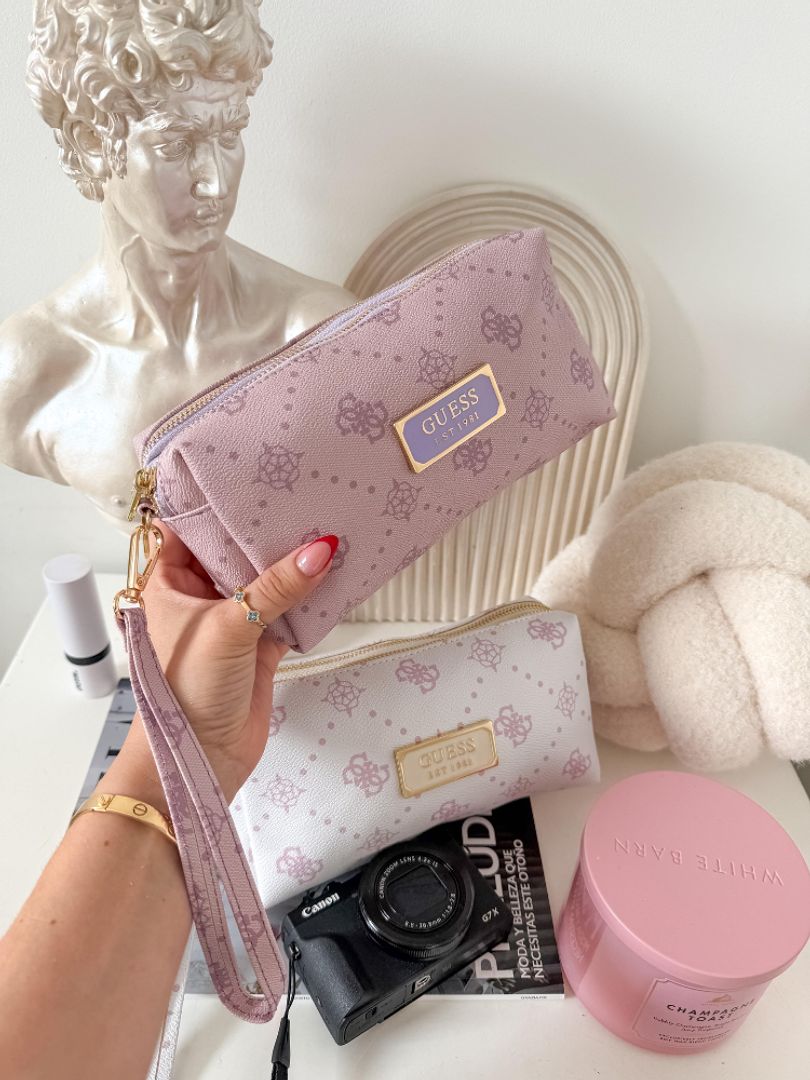 Cosmetiquera Guess 