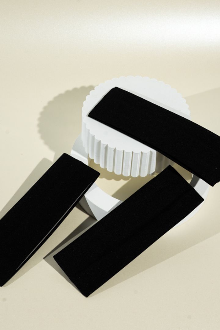 Balaca lisa gruesa negra