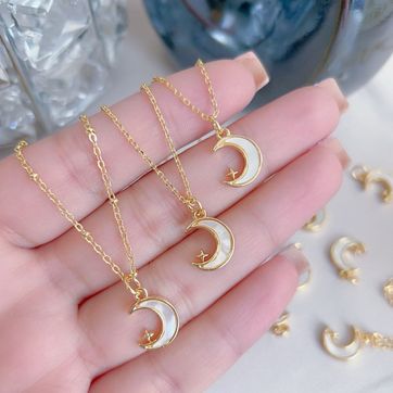 Imagen del producto COLLAR MEDIA LUNA BLANCA