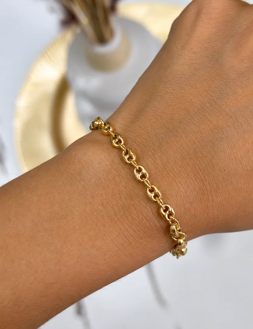 Pulsera Gucci mediana gruesa 