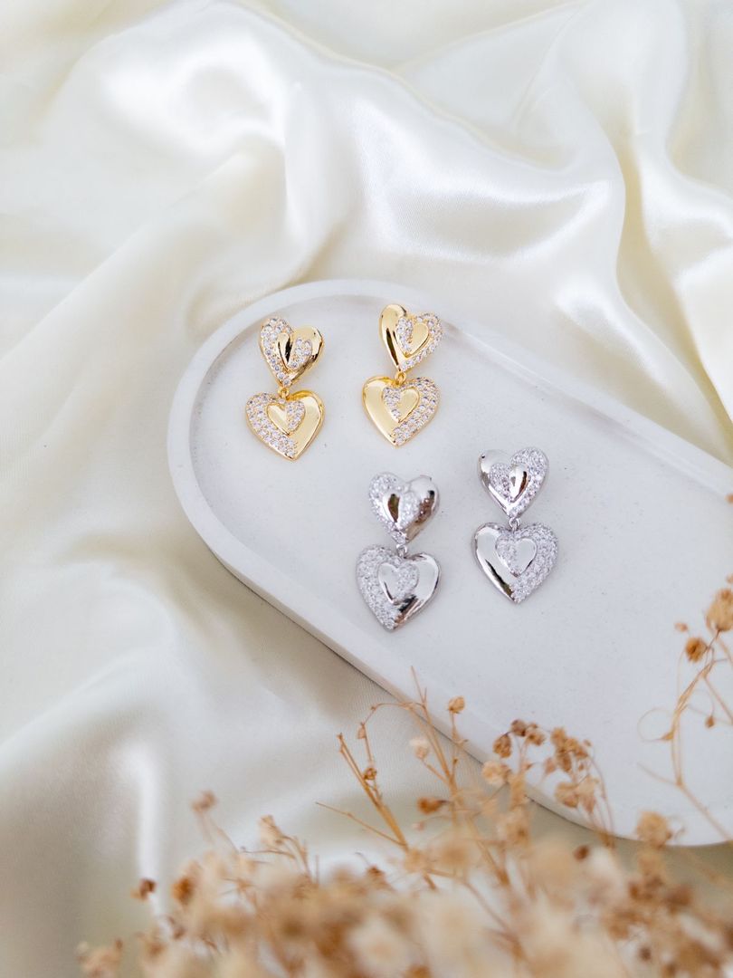 ARETE DOBLE CORAZÓN CON CIRCONES