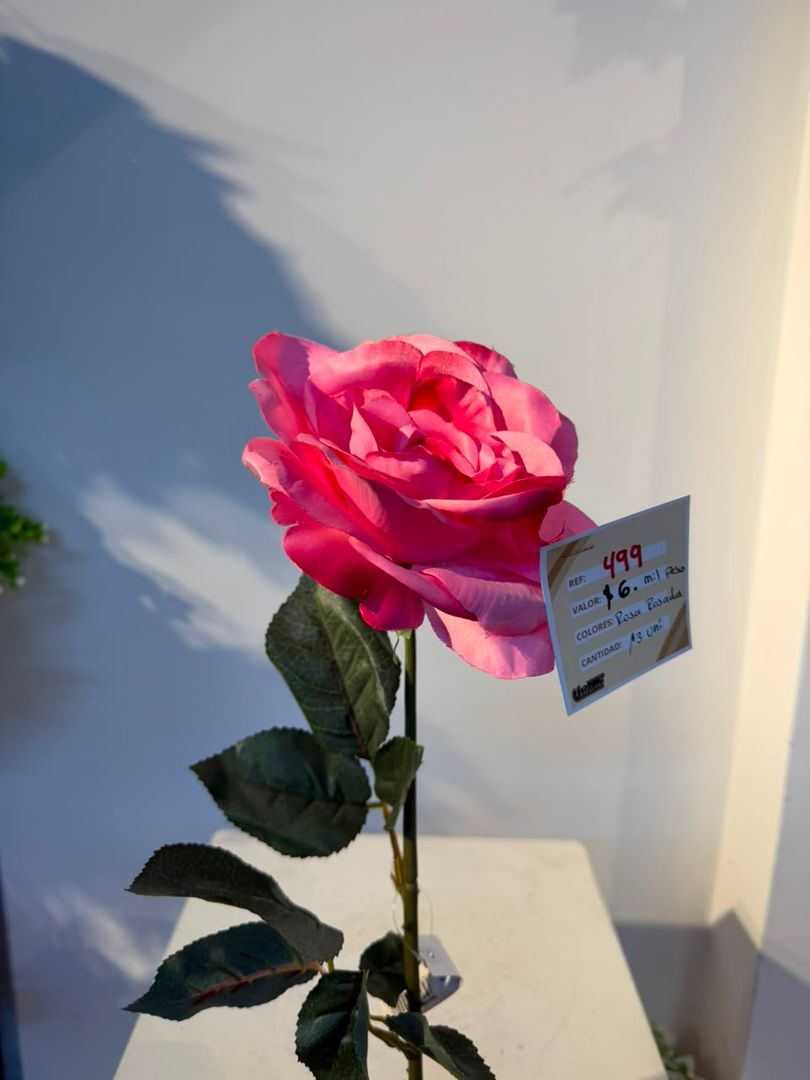 ROSA FUCSIA EN VARA