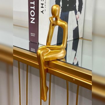 Imagen del producto Adorno en resina dorada