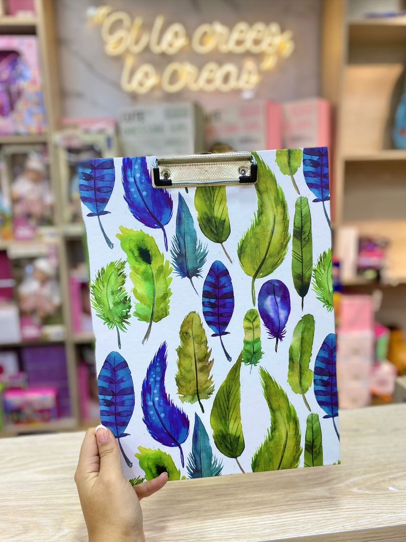 PORTAPAPEL / TABLA CON PINZA DECORADA