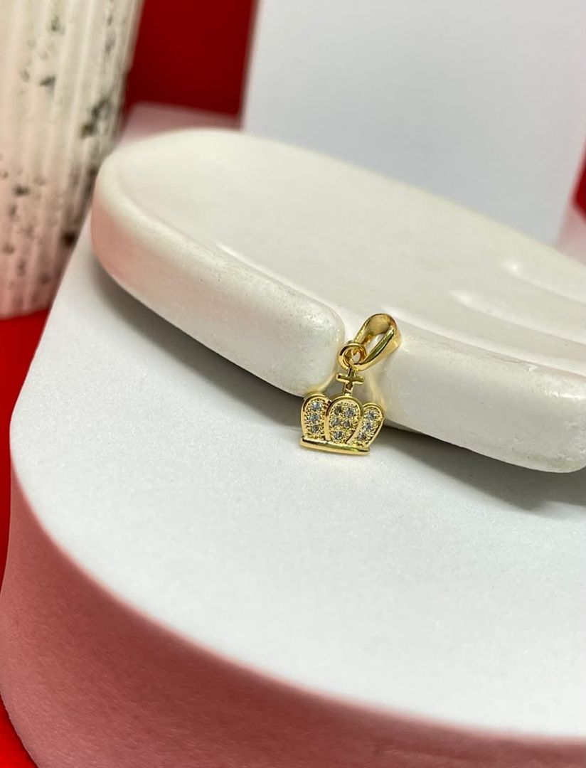 Dije corona queen circonias cristal