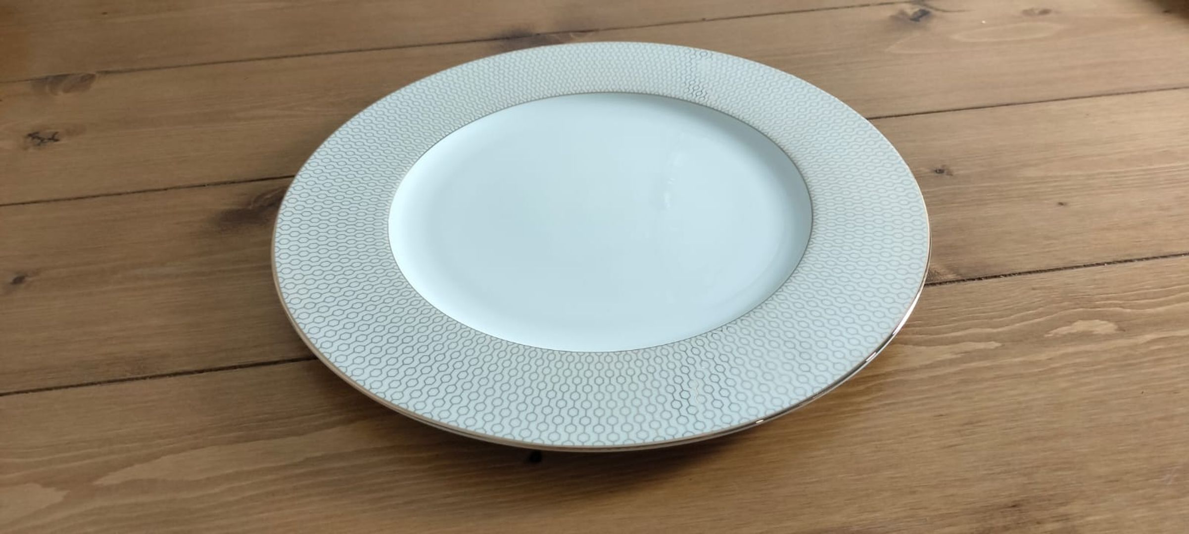 PLATO CENA LINEAS DORADAS