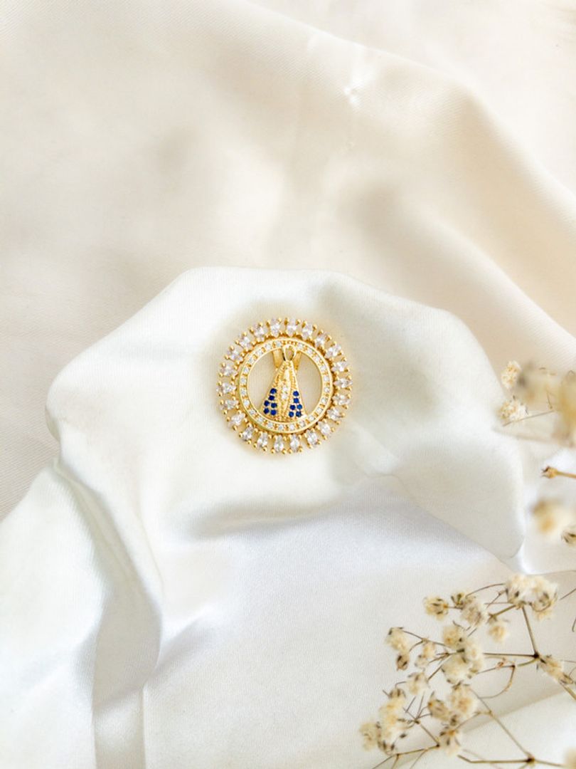 DIJE CIRCULAR DE VIRGEN CON INCRUSTACIONES