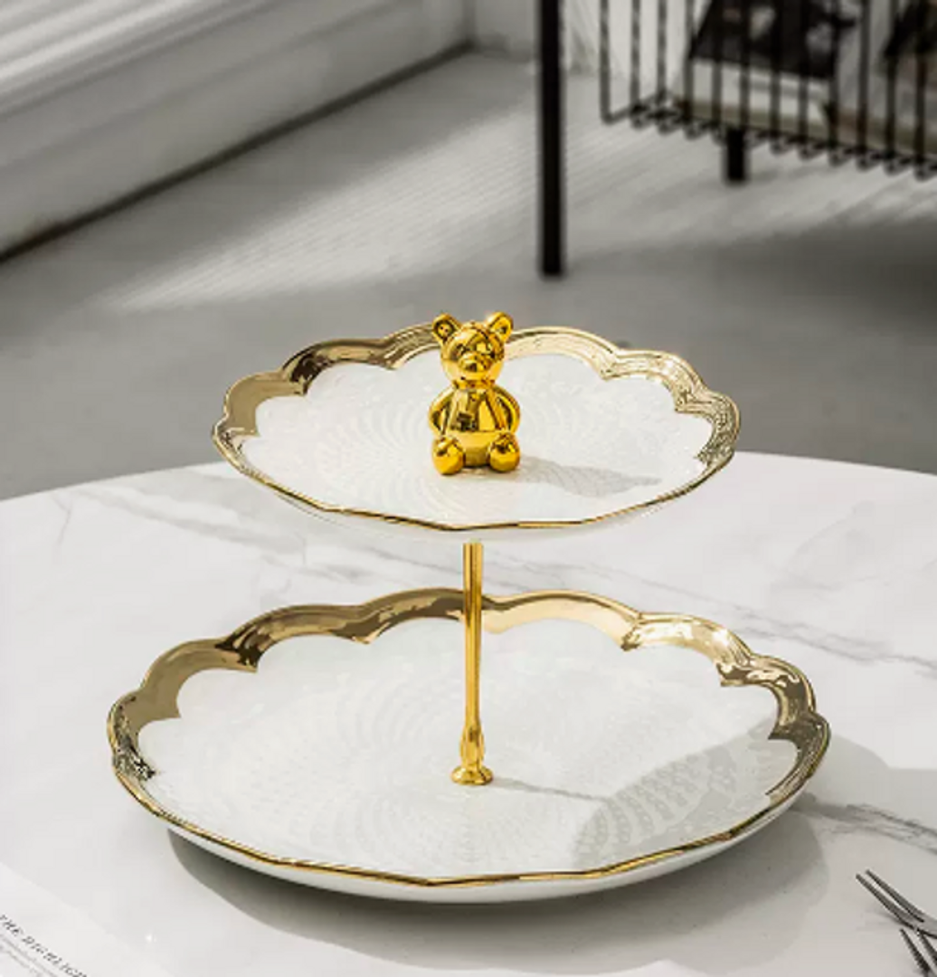 Base para pasteles en cerámica blanca con dorado